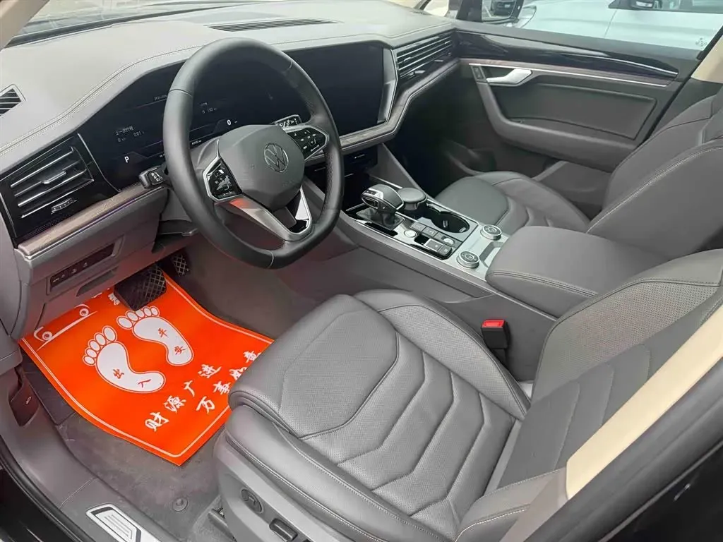 2022 Volkswagen Touareg 3.0T 340HP V6 8AT,autocango,china used car exporter,china ev exporter,chinese used car exporter,chinese used ev exporter