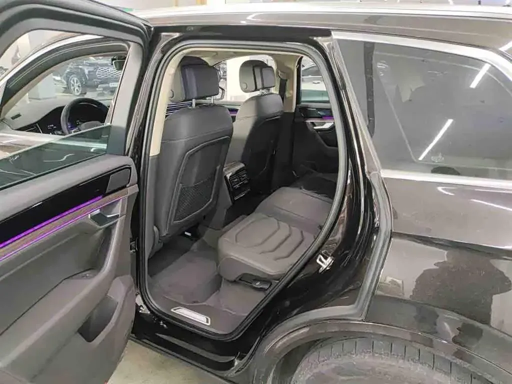 2022 Volkswagen Touareg 3.0T 340HP V6 8AT,autocango,china used car exporter,china ev exporter,chinese used car exporter,chinese used ev exporter