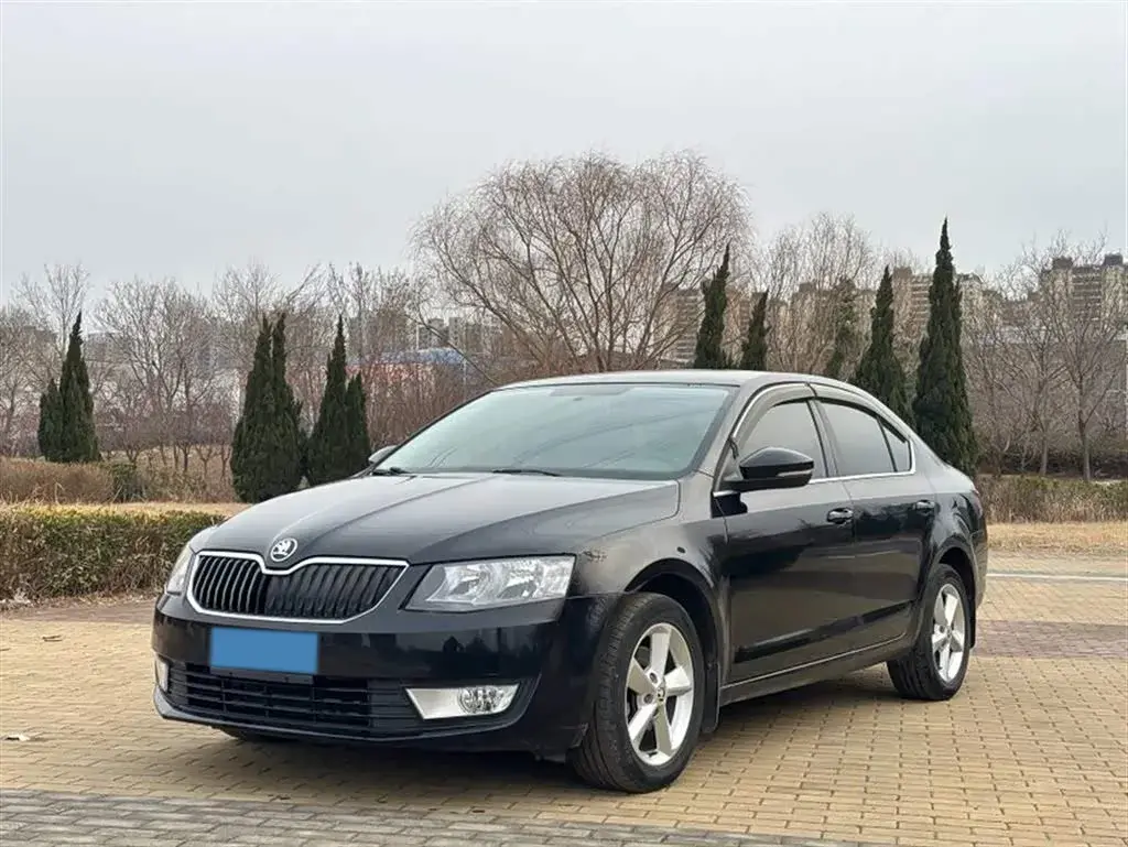 2015 Skoda Octavia 1.6L 110HP L4 5MT