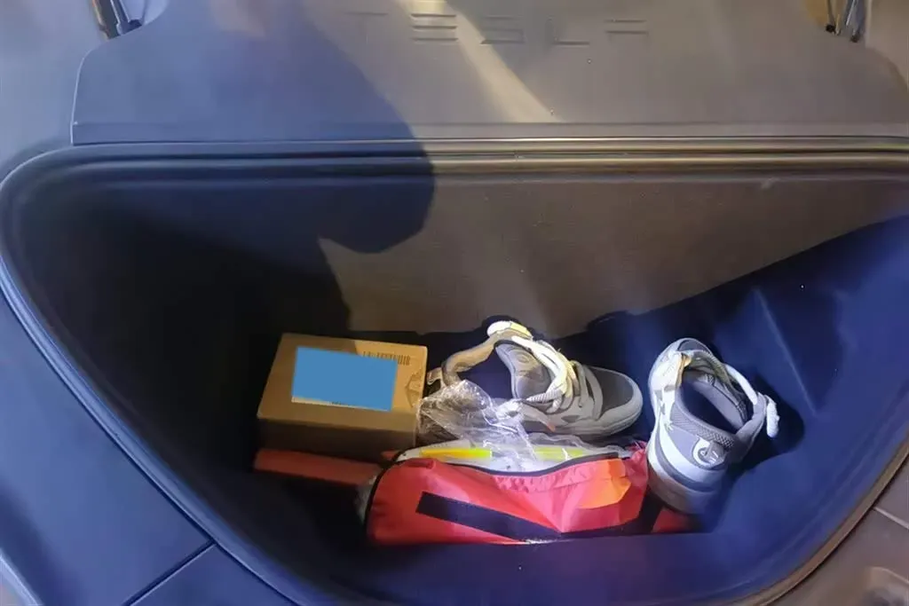 2016 Tesla Model S BEV 90KWH,autocango,china used car exporter,china ev exporter,chinese used car exporter,chinese used ev exporter