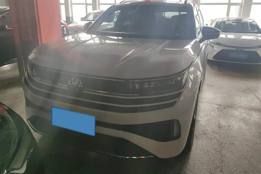 2023 Volkswagen Tavendor 2.0T 220HP L4 7DCT,autocango,china used car exporter,china ev exporter,chinese used car exporter,chinese used ev exporter
