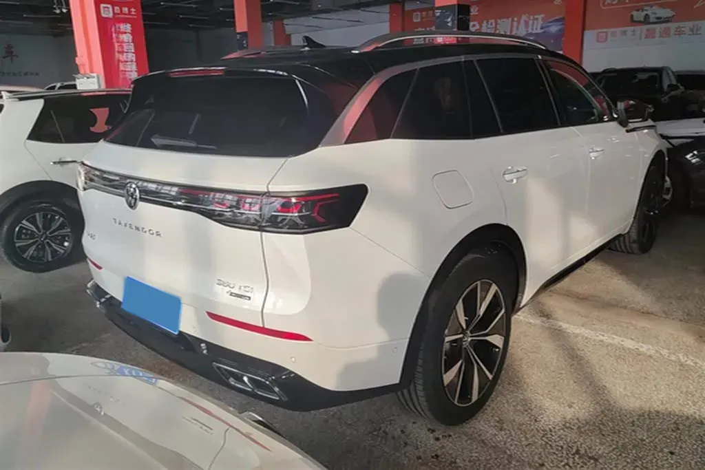 2023 Volkswagen Tavendor 2.0T 220HP L4 7DCT,autocango,china used car exporter,china ev exporter,chinese used car exporter,chinese used ev exporter
