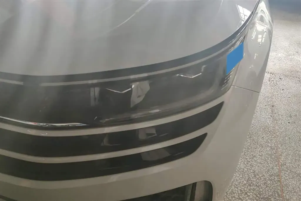 2023 Volkswagen Tavendor 2.0T 220HP L4 7DCT,autocango,china used car exporter,china ev exporter,chinese used car exporter,chinese used ev exporter