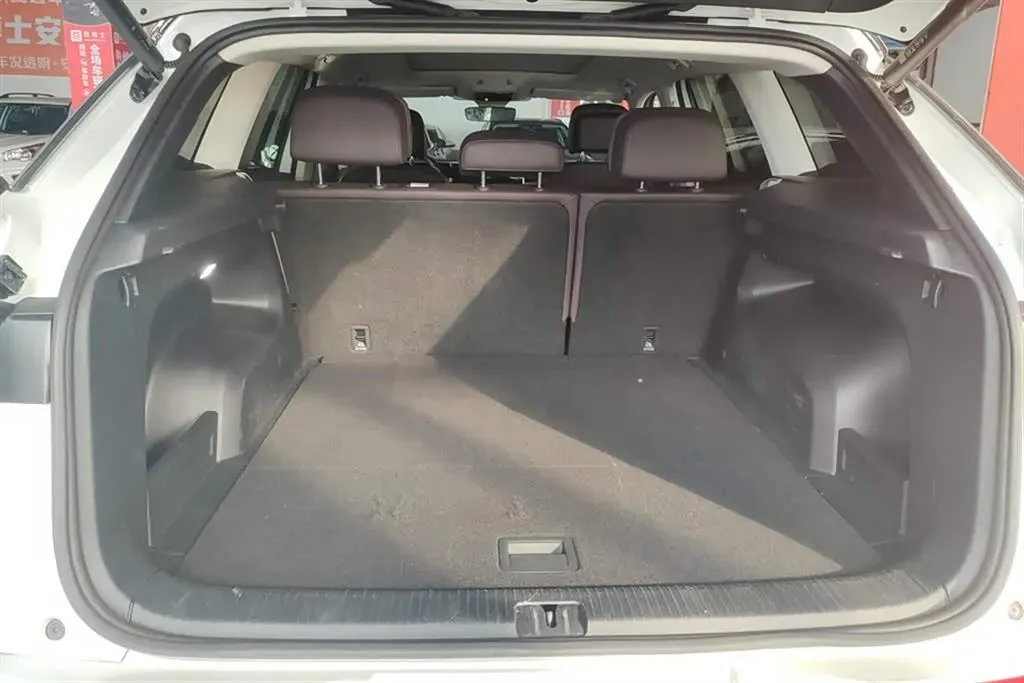 2023 Volkswagen Tavendor 2.0T 220HP L4 7DCT,autocango,china used car exporter,china ev exporter,chinese used car exporter,chinese used ev exporter