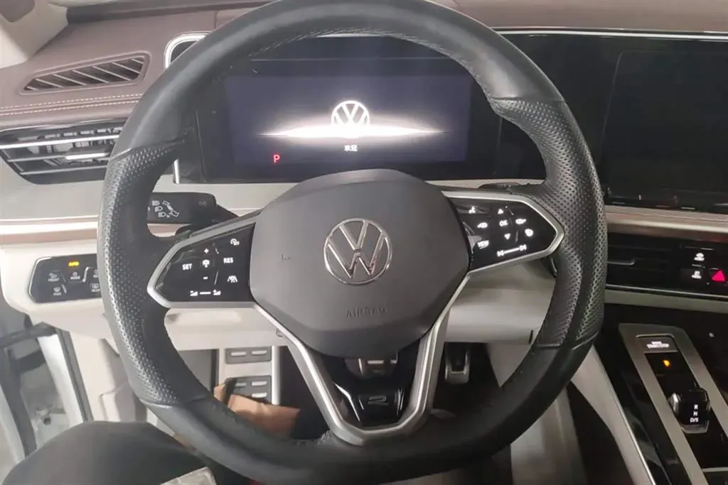 2023 Volkswagen Tavendor 2.0T 220HP L4 7DCT,autocango,china used car exporter,china ev exporter,chinese used car exporter,chinese used ev exporter