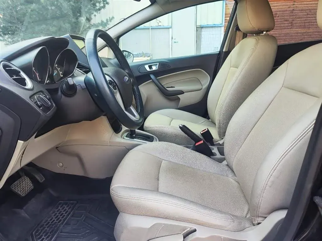 2013 Ford Fiesta 1.5L 110HP L4 6DCT,autocango,china used car exporter,china ev exporter,chinese used car exporter,chinese used ev exporter