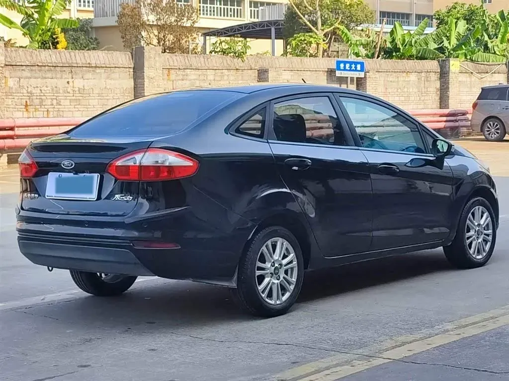 2013 Ford Fiesta 1.5L 110HP L4 6DCT,autocango,china used car exporter,china ev exporter,chinese used car exporter,chinese used ev exporter