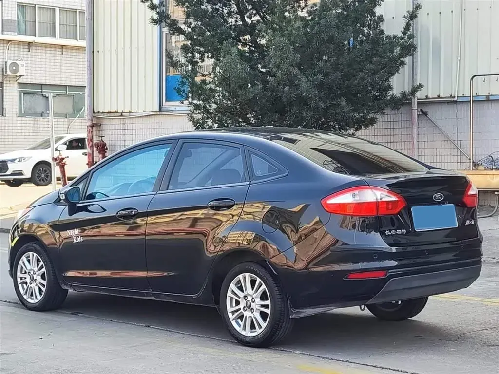 2013 Ford Fiesta 1.5L 110HP L4 6DCT,autocango,china used car exporter,china ev exporter,chinese used car exporter,chinese used ev exporter