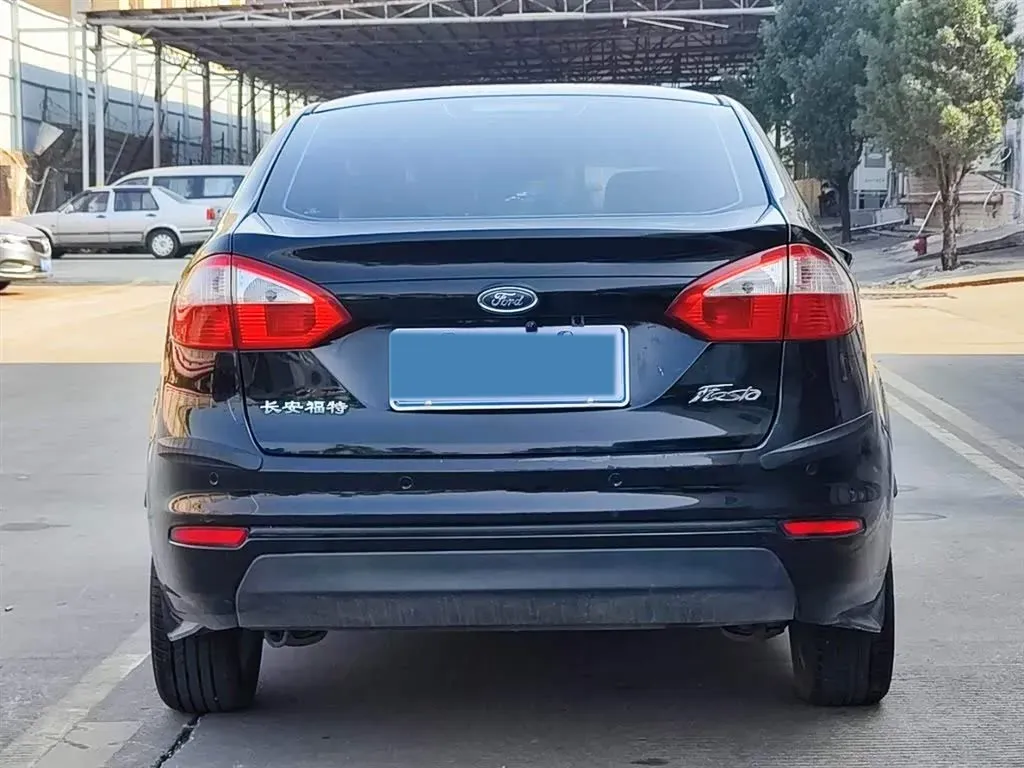 2013 Ford Fiesta 1.5L 110HP L4 6DCT,autocango,china used car exporter,china ev exporter,chinese used car exporter,chinese used ev exporter