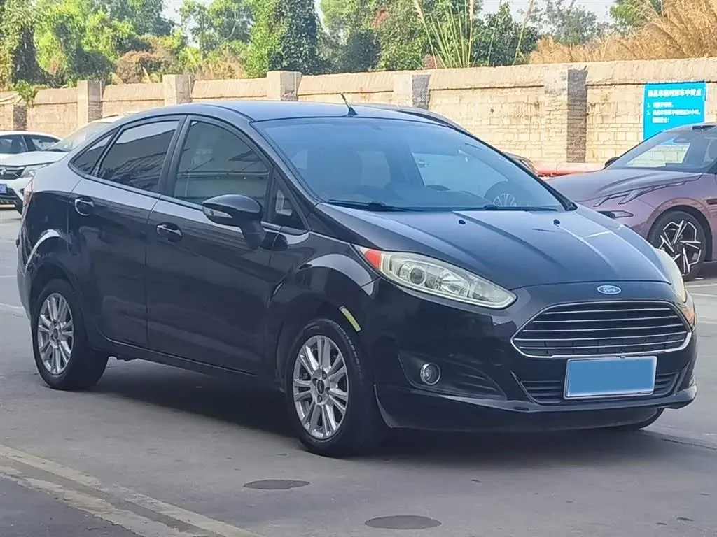 2013 Ford Fiesta 1.5L 110HP L4 6DCT,autocango,china used car exporter,china ev exporter,chinese used car exporter,chinese used ev exporter
