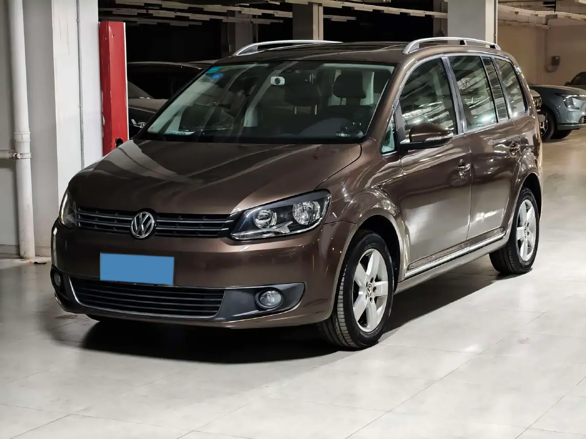 2015 Volkswagen Touran 1.4T 131HP L4 7DCT