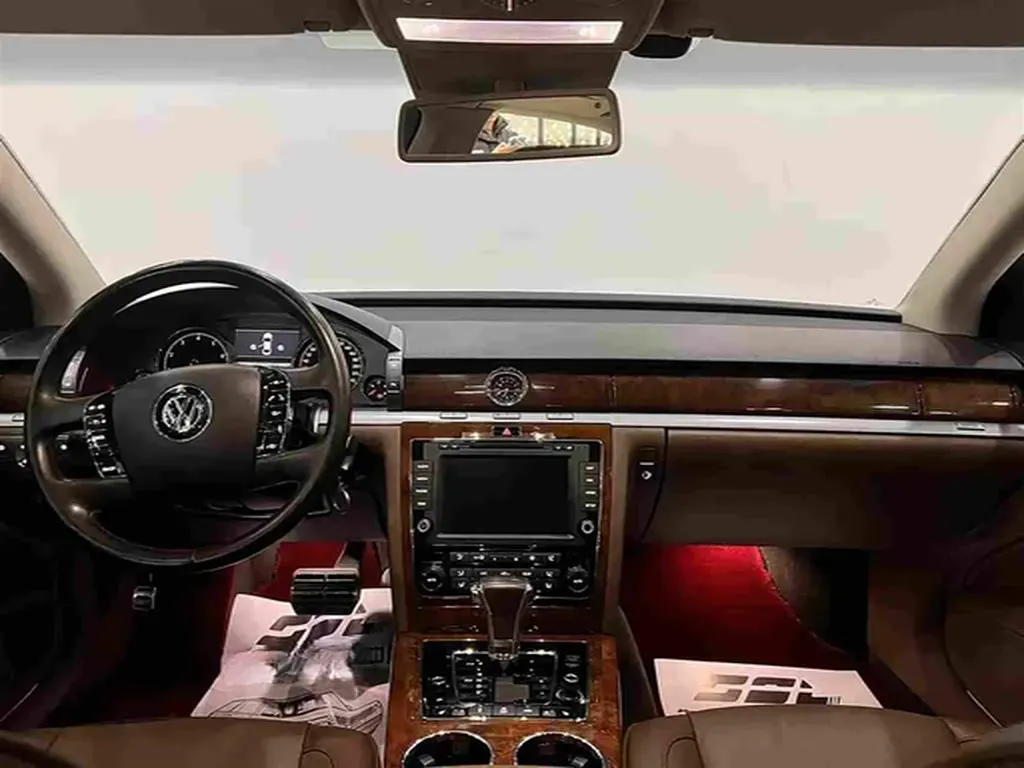 2015 Volkswagen Pheaton 3.0L 250HP V6 6AT,autocango,china used car exporter,china ev exporter,chinese used car exporter,chinese used ev exporter