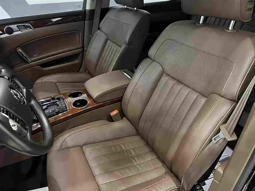 2015 Volkswagen Pheaton 3.0L 250HP V6 6AT,autocango,china used car exporter,china ev exporter,chinese used car exporter,chinese used ev exporter