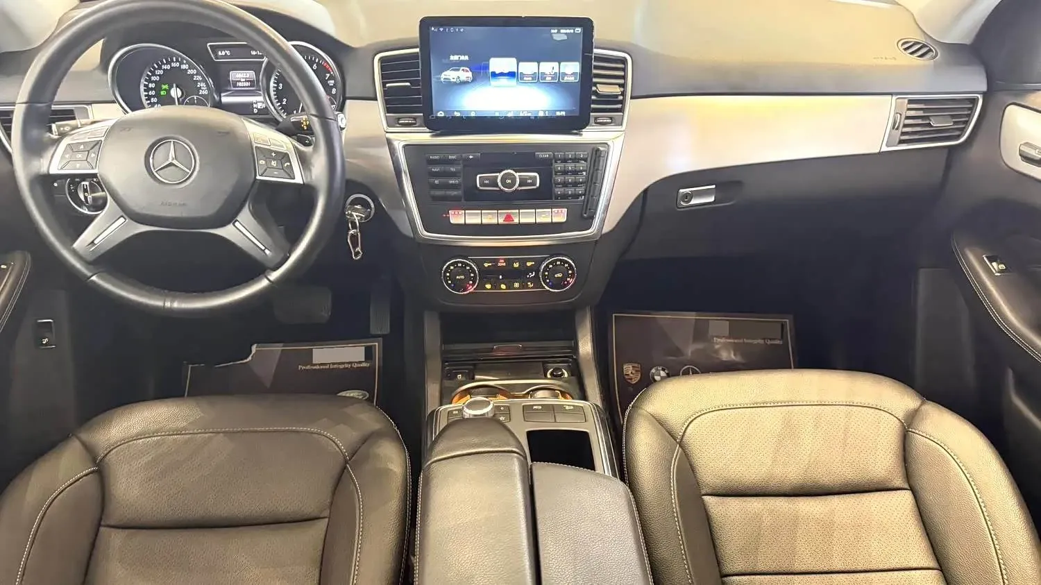 2013 Mercedes-Benz SL Class 3.5L 306HP V6 7AT,autocango,china used car exporter,china ev exporter,chinese used car exporter,chinese used ev exporter