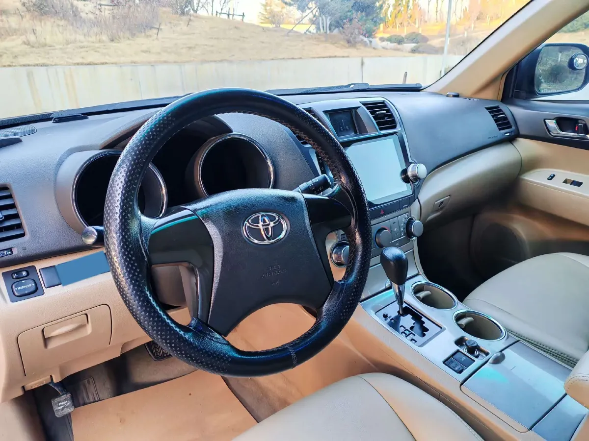 2013 Toyota Highlander 2.7L 188HP L4 6AT,autocango,china used car exporter,china ev exporter,chinese used car exporter,chinese used ev exporter