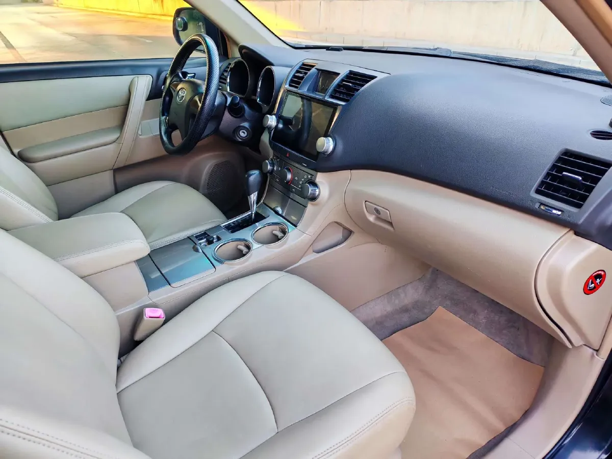 2013 Toyota Highlander 2.7L 188HP L4 6AT,autocango,china used car exporter,china ev exporter,chinese used car exporter,chinese used ev exporter