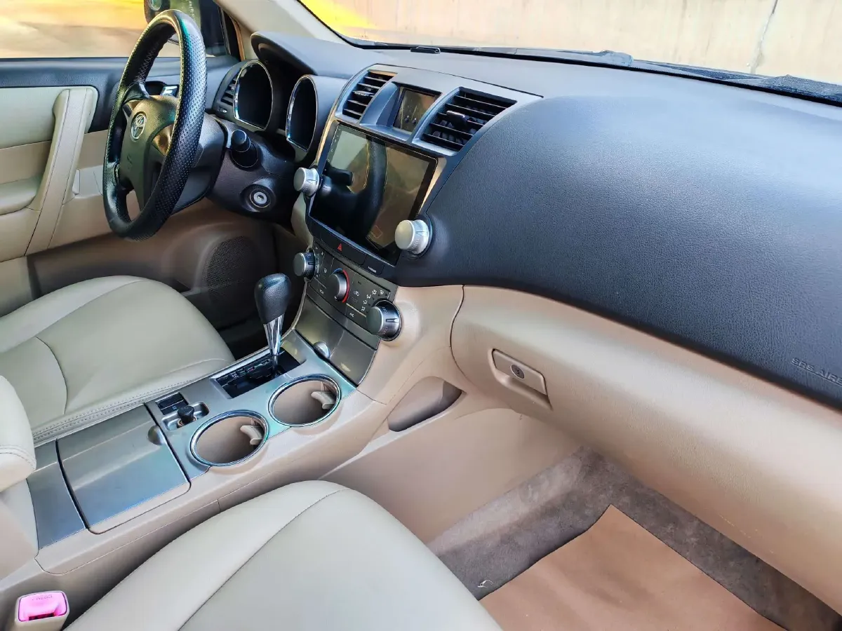 2013 Toyota Highlander 2.7L 188HP L4 6AT,autocango,china used car exporter,china ev exporter,chinese used car exporter,chinese used ev exporter