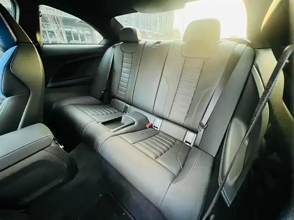 2023 BMW M2 3.0T 460HP L6 8AT,autocango,china used car exporter,china ev exporter,chinese used car exporter,chinese used ev exporter