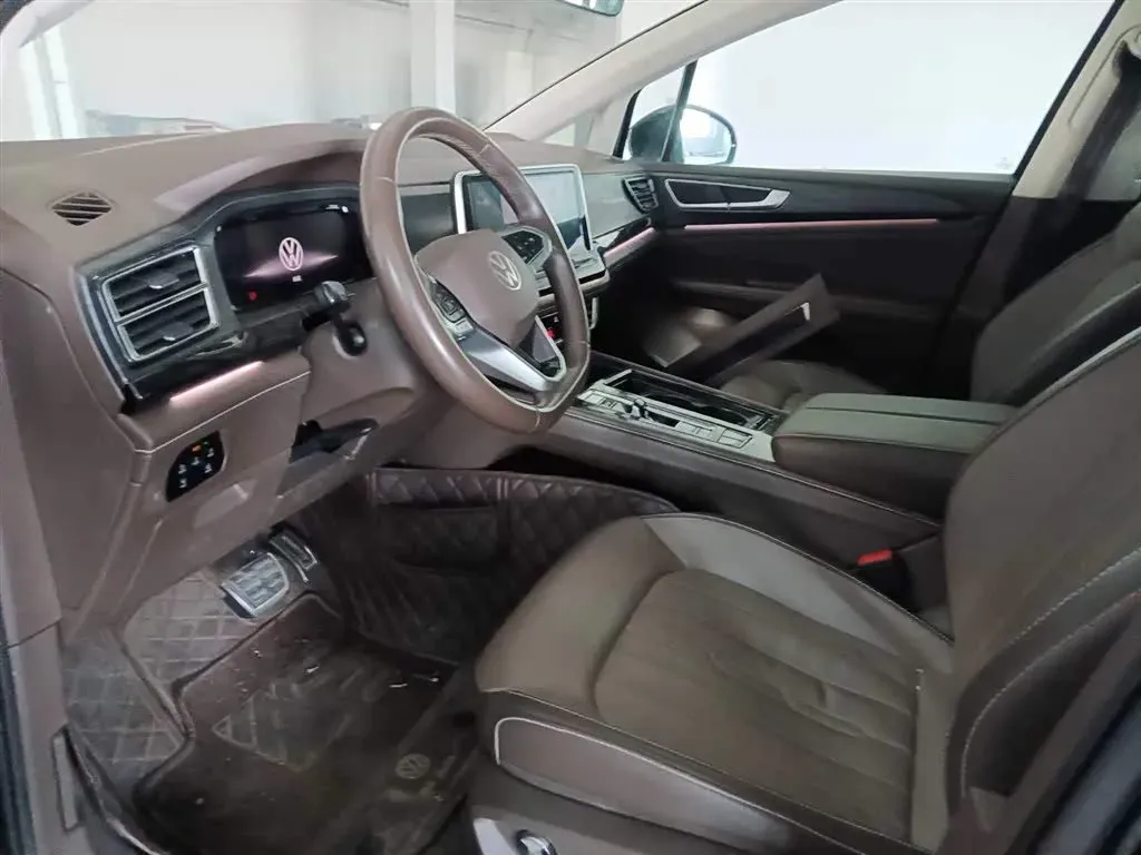 2023 Volkswagen Viloran 2.0T 220HP L4 7DCT,autocango,china used car exporter,china ev exporter,chinese used car exporter,chinese used ev exporter