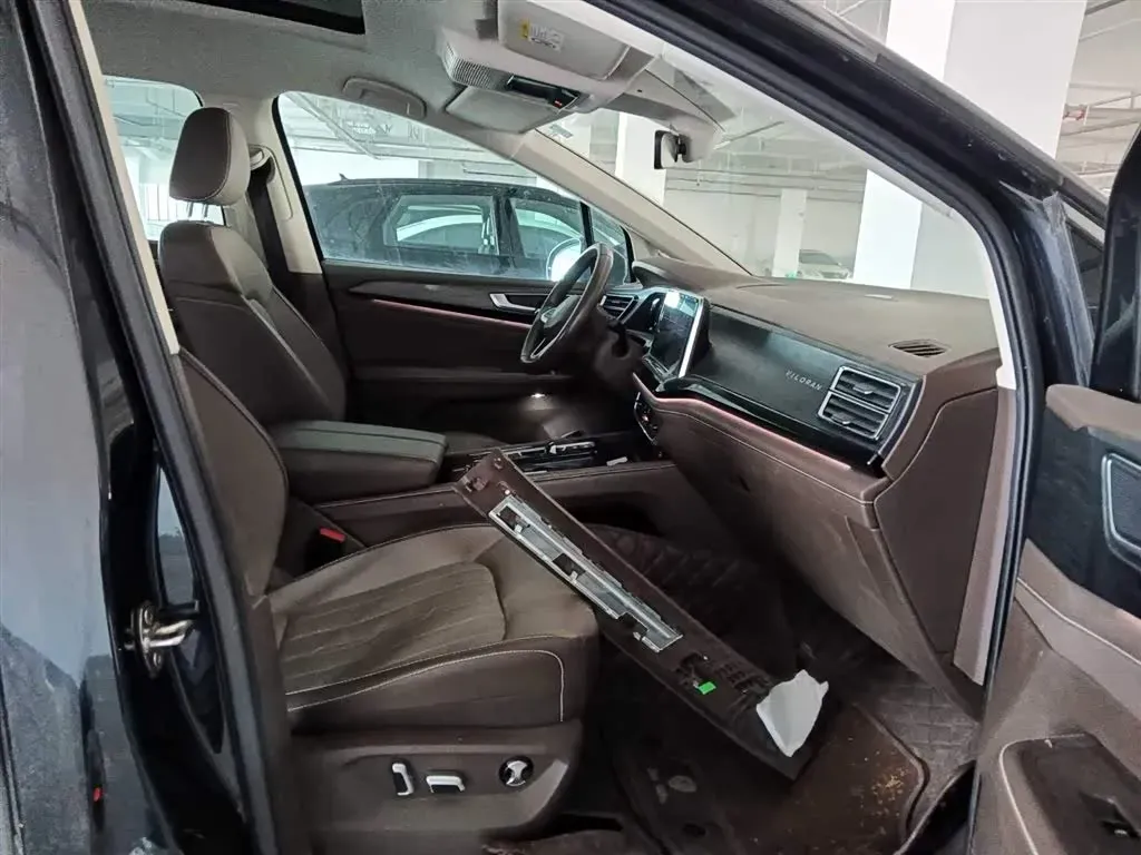 2023 Volkswagen Viloran 2.0T 220HP L4 7DCT,autocango,china used car exporter,china ev exporter,chinese used car exporter,chinese used ev exporter