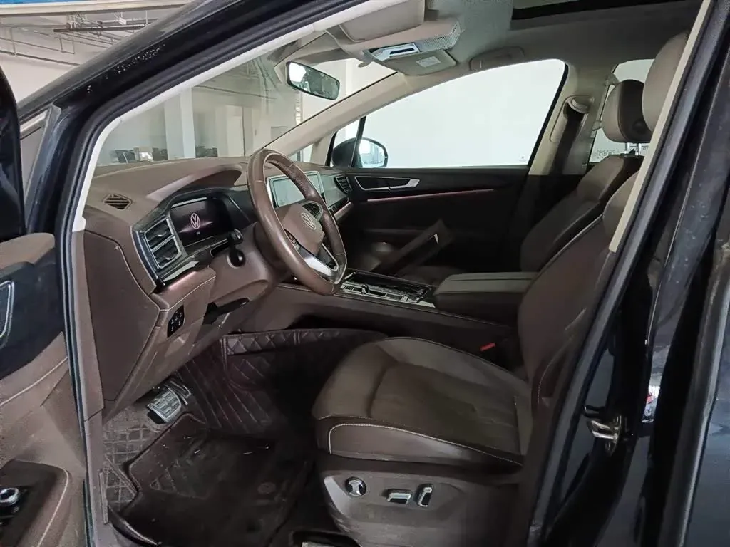 2023 Volkswagen Viloran 2.0T 220HP L4 7DCT,autocango,china used car exporter,china ev exporter,chinese used car exporter,chinese used ev exporter