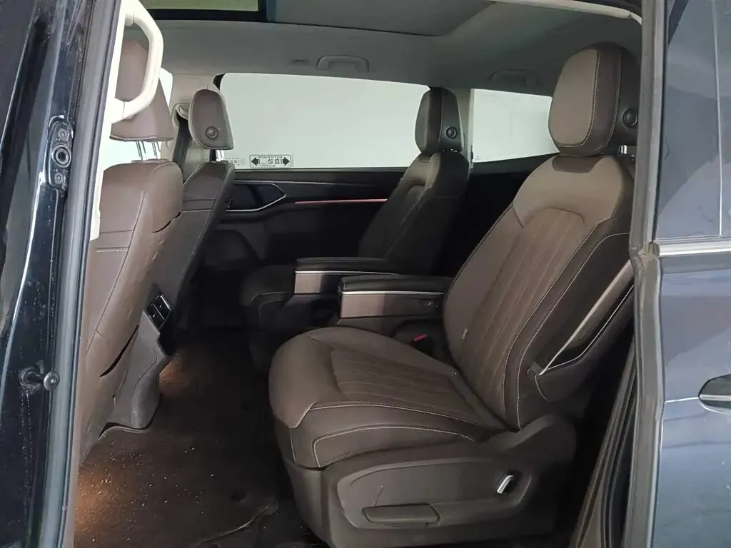 2023 Volkswagen Viloran 2.0T 220HP L4 7DCT,autocango,china used car exporter,china ev exporter,chinese used car exporter,chinese used ev exporter