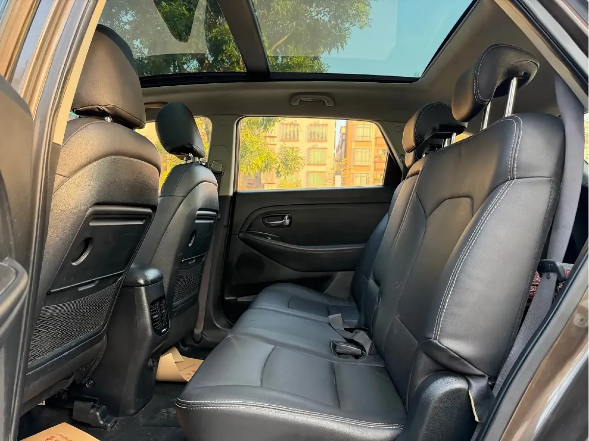 2013 Kia Carens 2.0L 152HP L4 6AT,autocango,china used car exporter,china ev exporter,chinese used car exporter,chinese used ev exporter