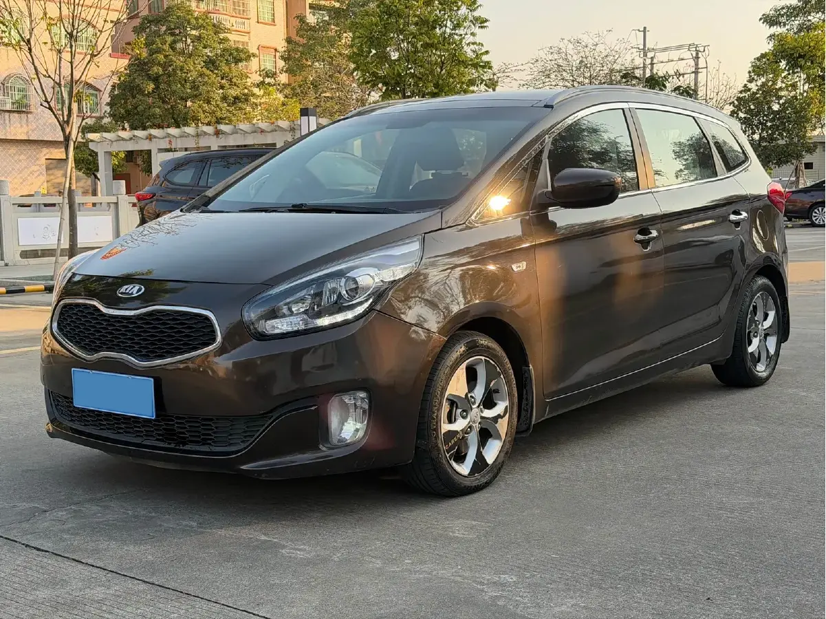 2013 Kia Carens 2.0L 152HP L4 6AT