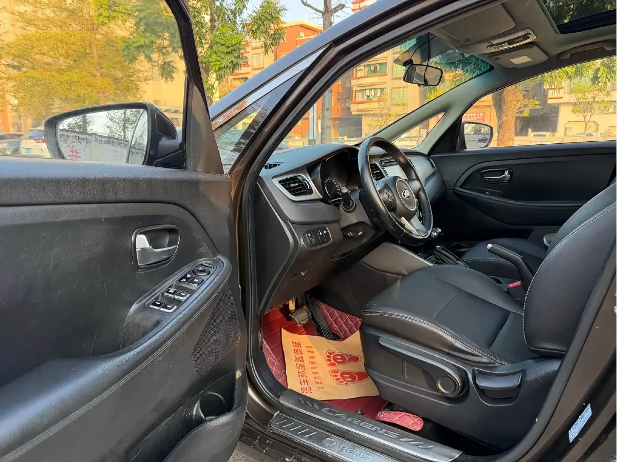 2013 Kia Carens 2.0L 152HP L4 6AT,autocango,china used car exporter,china ev exporter,chinese used car exporter,chinese used ev exporter