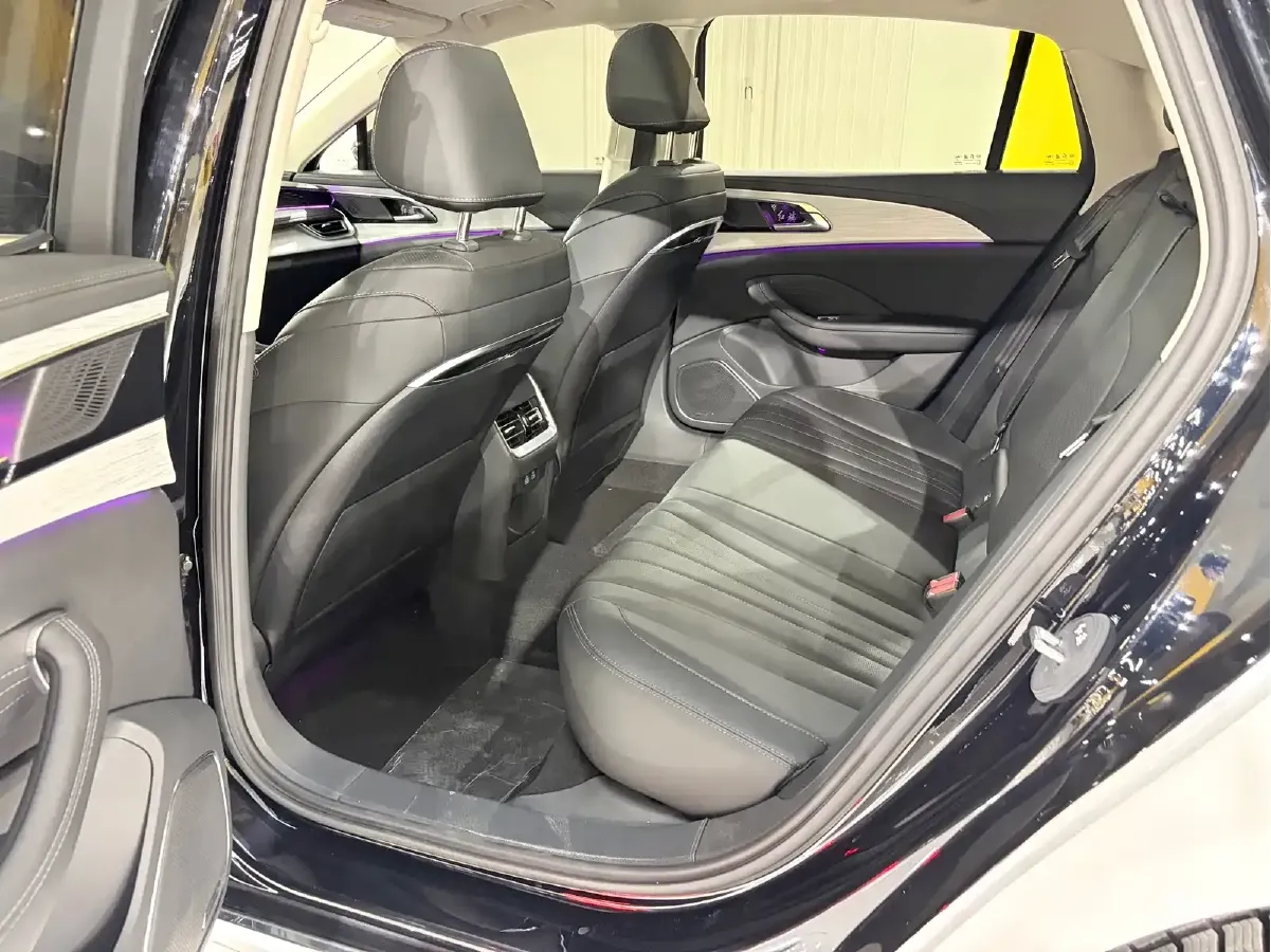 2025 HongQi H5 1.5T 169HP L4 7DCT,autocango,china used car exporter,china ev exporter,chinese used car exporter,chinese used ev exporter