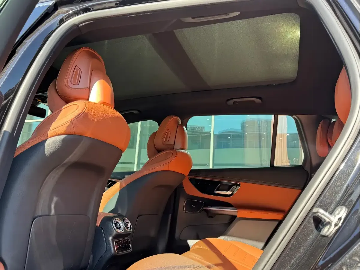 2025 Mercedes-Benz GLC Class 2.0T 204HP L4 9AT PHEV 30.9KWH,autocango,china used car exporter,china ev exporter,chinese used car exporter,chinese used ev exporter