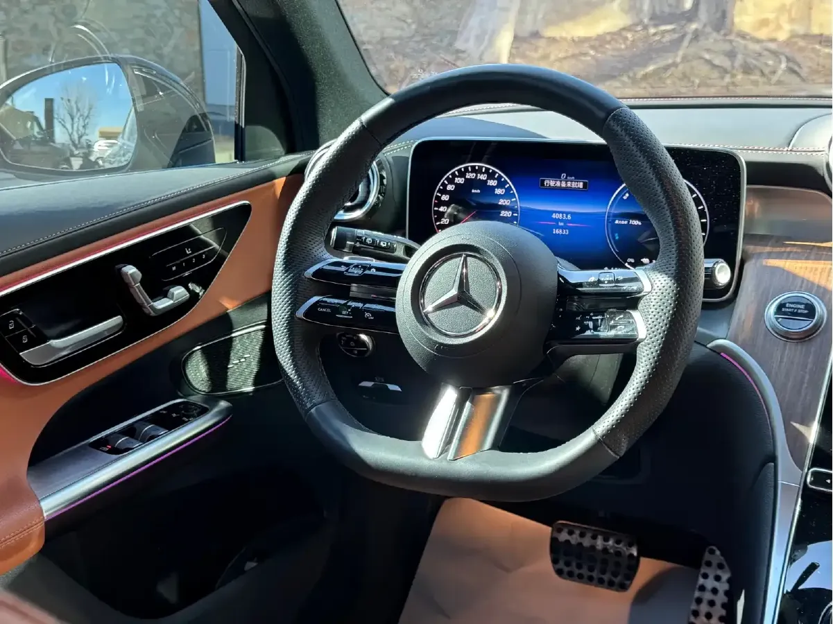 2025 Mercedes-Benz GLC Class 2.0T 204HP L4 9AT PHEV 30.9KWH,autocango,china used car exporter,china ev exporter,chinese used car exporter,chinese used ev exporter