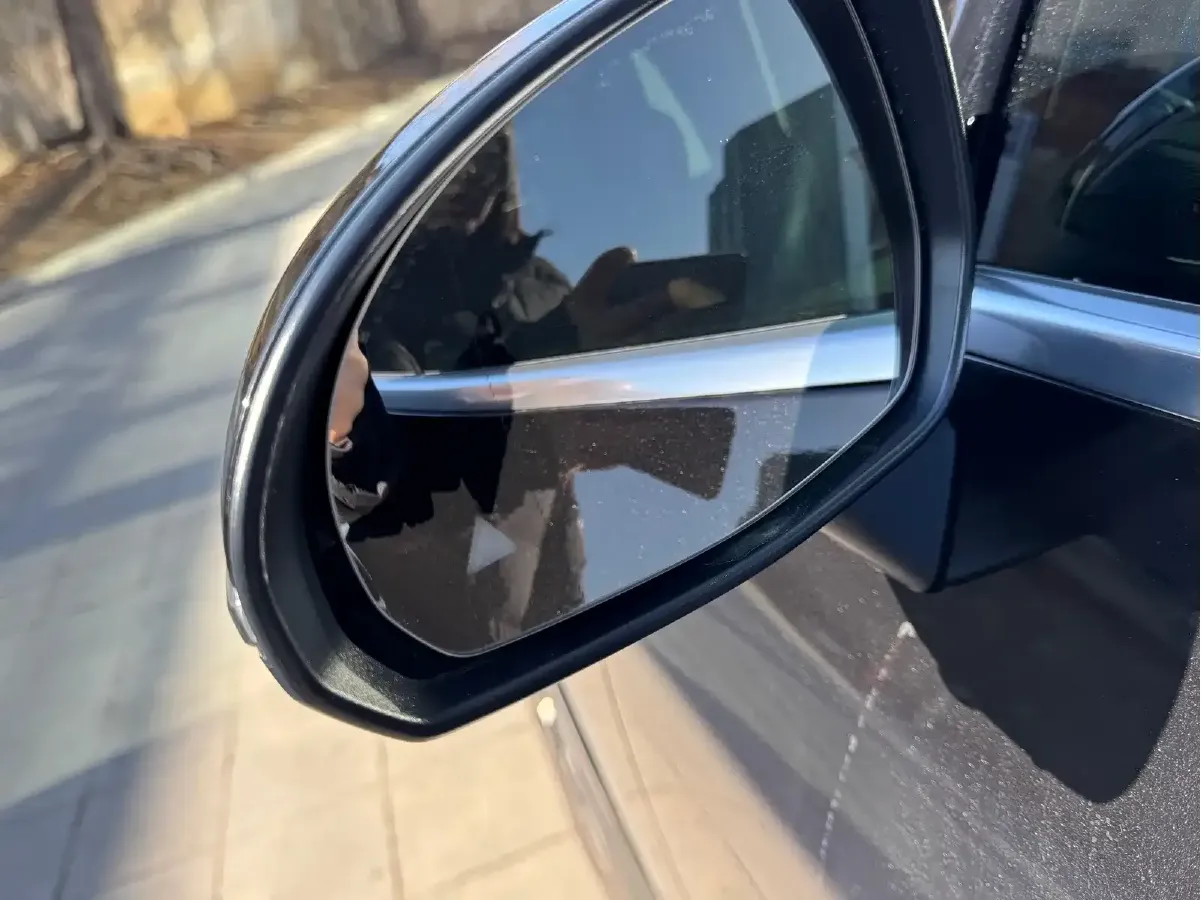 2025 Mercedes-Benz GLC Class 2.0T 204HP L4 9AT PHEV 30.9KWH,autocango,china used car exporter,china ev exporter,chinese used car exporter,chinese used ev exporter