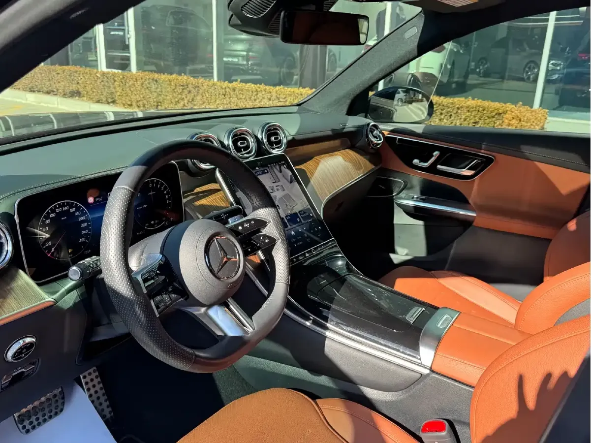 2025 Mercedes-Benz GLC Class 2.0T 204HP L4 9AT PHEV 30.9KWH,autocango,china used car exporter,china ev exporter,chinese used car exporter,chinese used ev exporter