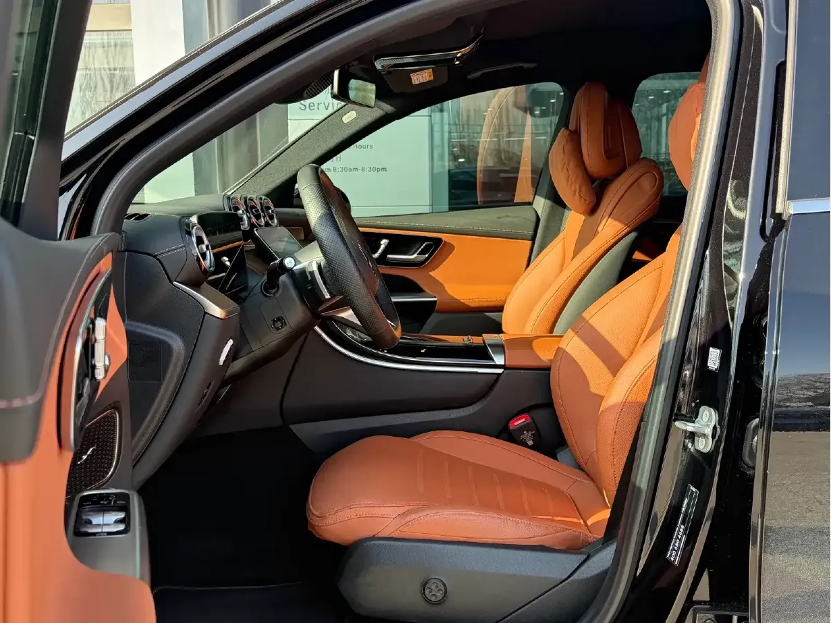 2025 Mercedes-Benz GLC Class 2.0T 204HP L4 9AT PHEV 30.9KWH,autocango,china used car exporter,china ev exporter,chinese used car exporter,chinese used ev exporter