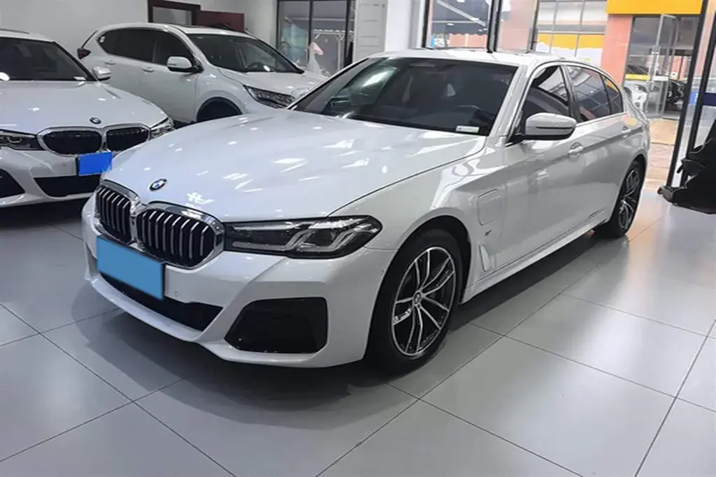 2021 BMW 5 Series 2.0T 184HP L4 8AT PHEV 17.7KWH