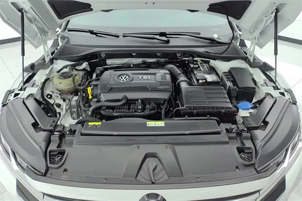 2021 Volkswagen CC 2.0T 220HP L4 7DCT,autocango,china used car exporter,china ev exporter,chinese used car exporter,chinese used ev exporter