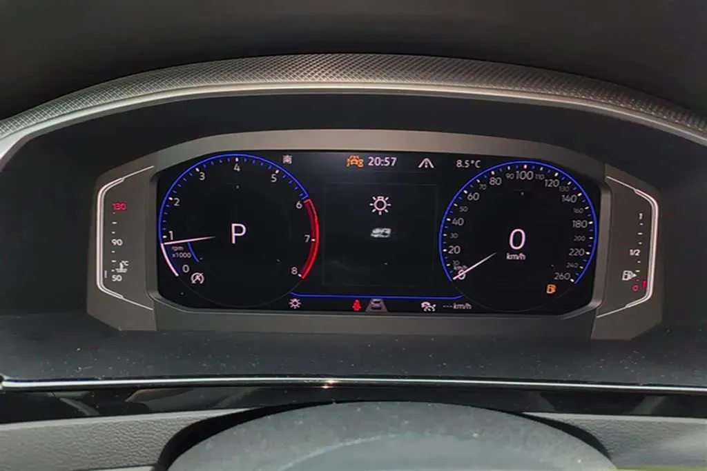 2021 Volkswagen CC 2.0T 220HP L4 7DCT,autocango,china used car exporter,china ev exporter,chinese used car exporter,chinese used ev exporter