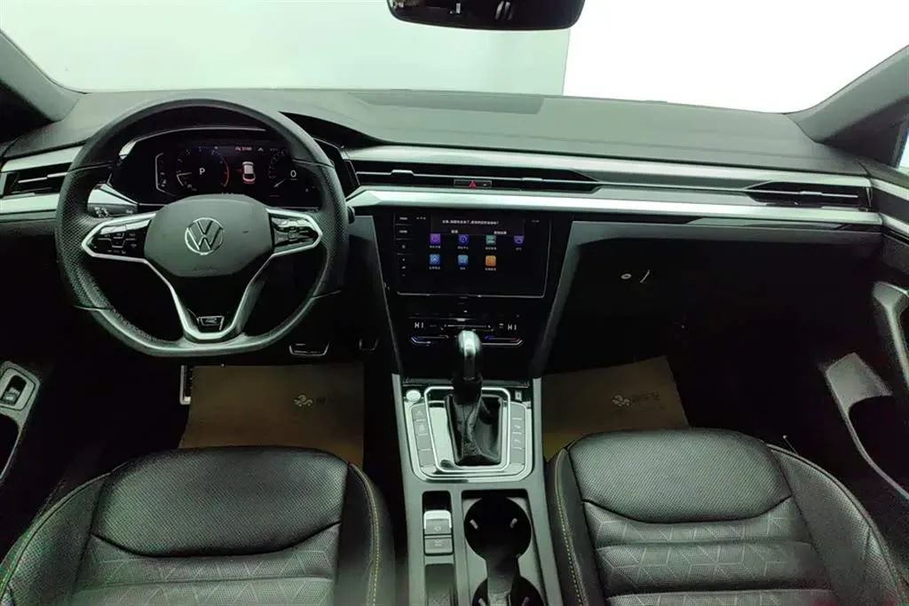 2021 Volkswagen CC 2.0T 220HP L4 7DCT,autocango,china used car exporter,china ev exporter,chinese used car exporter,chinese used ev exporter