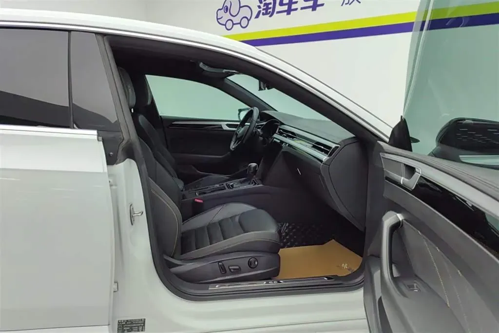 2021 Volkswagen CC 2.0T 220HP L4 7DCT,autocango,china used car exporter,china ev exporter,chinese used car exporter,chinese used ev exporter