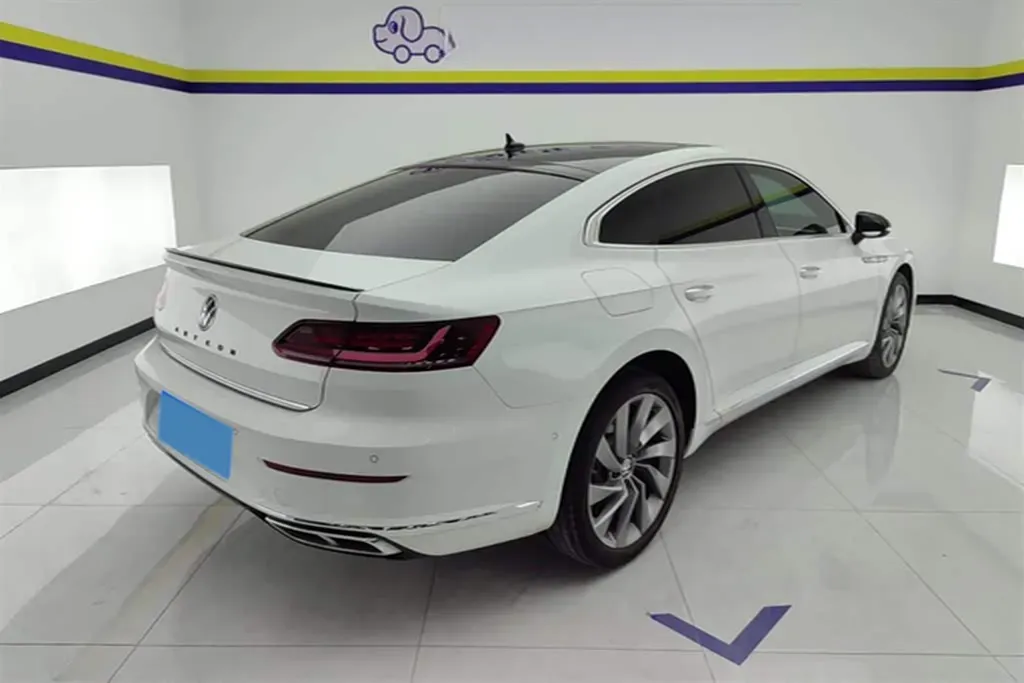 2021 Volkswagen CC 2.0T 220HP L4 7DCT,autocango,china used car exporter,china ev exporter,chinese used car exporter,chinese used ev exporter