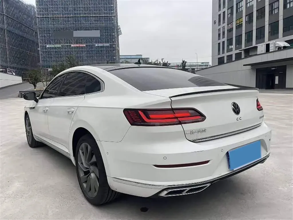 2023 Volkswagen CC 2.0T 220HP L4 7DCT,autocango,china used car exporter,china ev exporter,chinese used car exporter,chinese used ev exporter