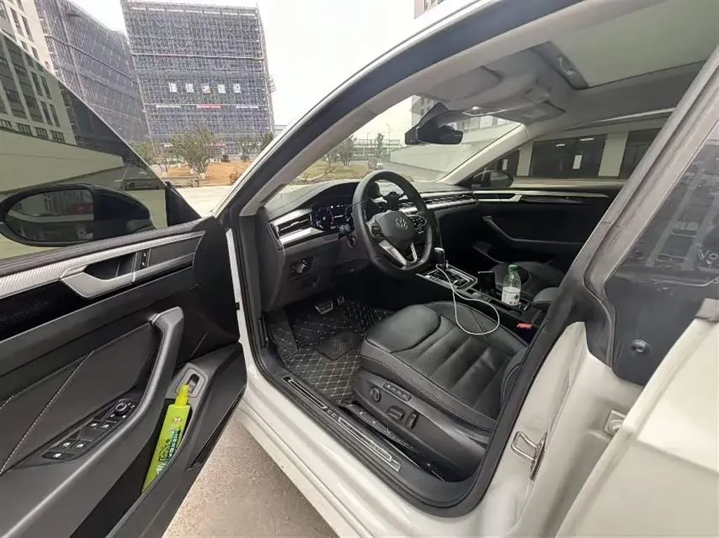 2023 Volkswagen CC 2.0T 220HP L4 7DCT,autocango,china used car exporter,china ev exporter,chinese used car exporter,chinese used ev exporter