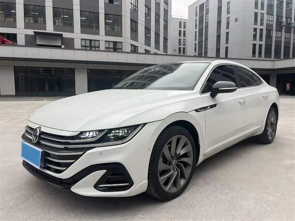 2023 Volkswagen CC 2.0T 220HP L4 7DCT,autocango,china used car exporter,china ev exporter,chinese used car exporter,chinese used ev exporter