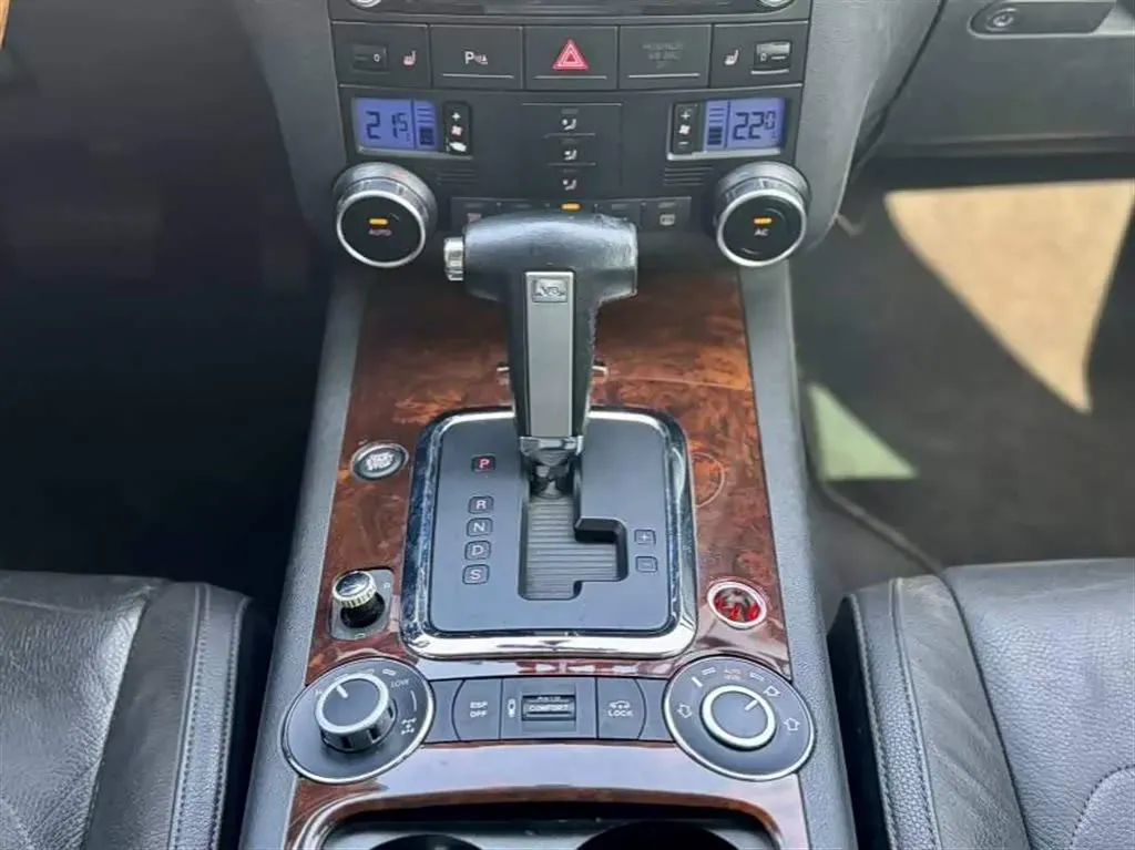 2007 Volkswagen Touareg 3.6L 280HP V6 6AT,autocango,china used car exporter,china ev exporter,chinese used car exporter,chinese used ev exporter