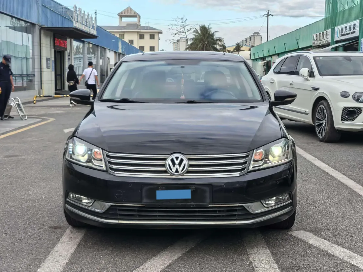 2013 Volkswagen Magotan 1.8T 160HP L4 7DCT,autocango,china used car exporter,china ev exporter,chinese used car exporter,chinese used ev exporter