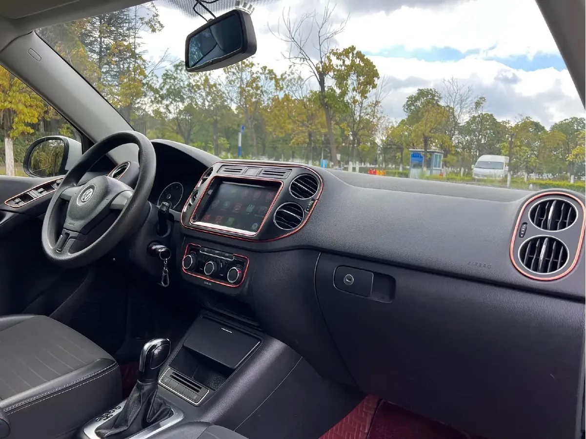 2016 Volkswagen Tiguan 1.8T 160HP L4 6AT,autocango,china used car exporter,china ev exporter,chinese used car exporter,chinese used ev exporter