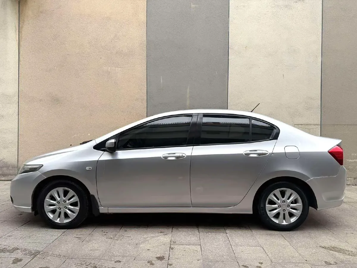 2012 Honda City Classic 1.5L 120HP L4 5AT,autocango,china used car exporter,china ev exporter,chinese used car exporter,chinese used ev exporter