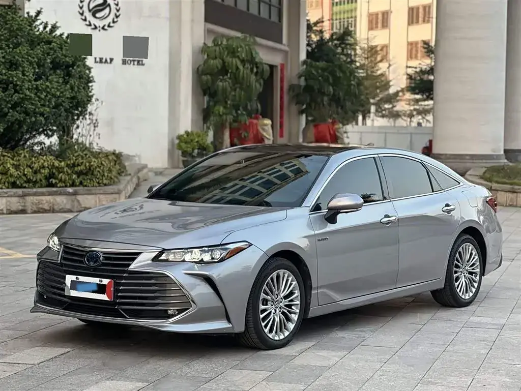 2019 Toyota Avalon 2.5L 178HP L4 E-CVT Hybrid