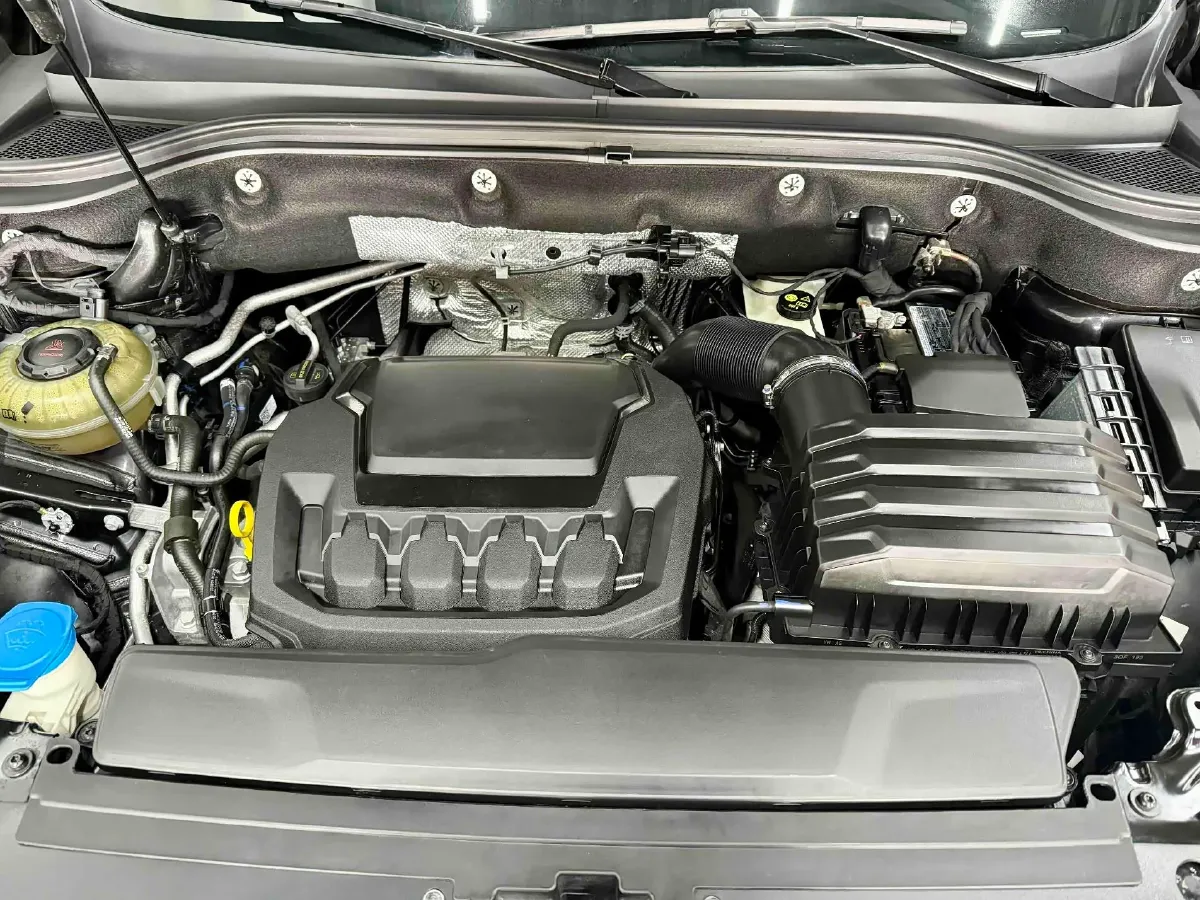 2021 Volkswagen Teramont 2.0T 220HP L4 7DCT,autocango,china used car exporter,china ev exporter,chinese used car exporter,chinese used ev exporter